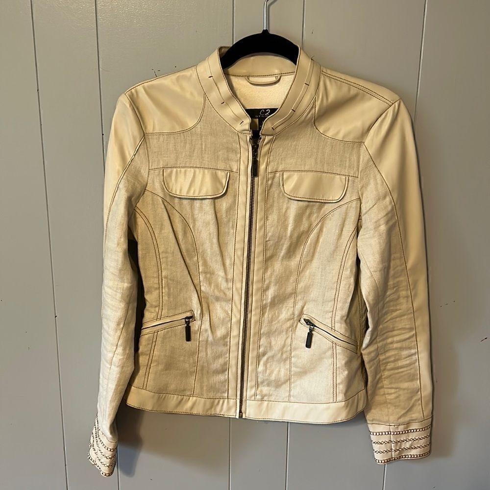 C2 Studio Cream Jacket Size Medium